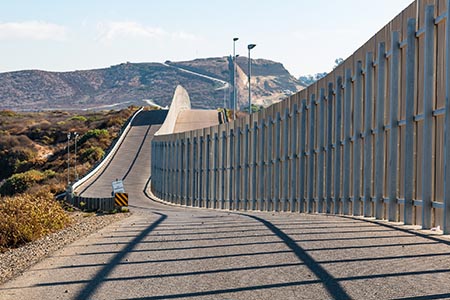 Muro na fronteira entre Estados Unidos e México